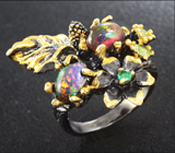 Серебряное кольцо с кристаллическими черными опалами, перидотами и изумрудом Серебро 925