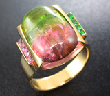 Золотое кольцо с арбузным турмалином 15,62 карат, розовыми турмалинами и цаворитами Золото