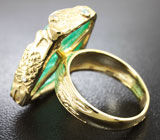 Золотое кольцо с ярким уральским изумрудом 21+ карат и бриллиантами Золото