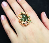 Серебряное кольцо с рутиловым пренитом, изумрудами и сапфирами Серебро 925