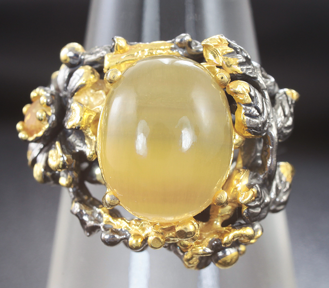 Серебряное кольцо с флюоритом и сапфиром