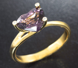 Золотое кольцо с пурпурной шпинелью 1,45 карат и бриллиантами Золото