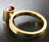 Золотое кольцо с рубином 2,02 карат и лейкосапфирами Золото