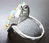 Чудесное серебряное кольцо с кристаллическими опалами и изумрудами Серебро 925