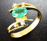 Золотое кольцо с ярким уральским изумрудом 0,66 карат и бриллиантами Золото