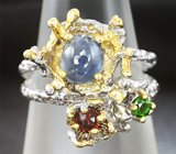 Серебряное кольцо с синим сапфиром, мозамбикским гранатом и диопсидами Серебро 925