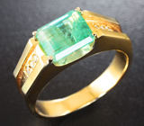 Золотое кольцо с уральским изумрудом 2,35 карат и бриллиантами Золото