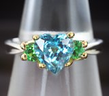Кольцо c голубым цирконом и цаворитами гранатами