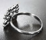 Кольцо c муассанитом, цаворитами гранатами и разноцветными сапфирами