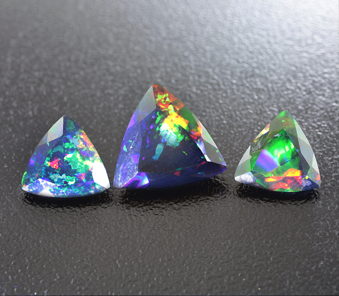 Набор из 3 ограненных черных опалов 4,04 карат