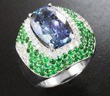 Кольцо с танзанитом, цаворитами гранатами и бриллиантами