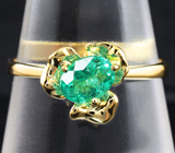 Золотое кольцо с необычайно-ярким уральским изумрудом 0,63 карат Золото