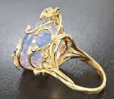 Кольцо с лавандовым аметистом и лейкосапфирами