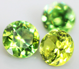 Высокая дисперсия! Набор из 3 уральских демантоидов 0,72 карат 