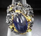 Серебряное кольцо с крупным синим сапфиром и перидотами Серебро 925