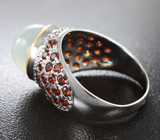 Серебряное кольцо с лунным камнем с эффектом «кошачьего глаза» и мозамбикскими гранатами Серебро 925
