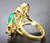 Золотое кольцо с уральским изумрудом 5,99 карат, морганитами и бриллиантом Золото