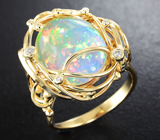 Золотое кольцо с кристаллическим эфиопским опалом и бриллиантами Золото