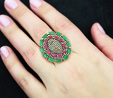Замечательное серебряное кольцо с изумрудами и рубинами Серебро 925