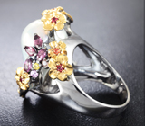 Серебряное кольцо с жемчужиной барокко, родолитами и разноцветными сапфирами Серебро 925