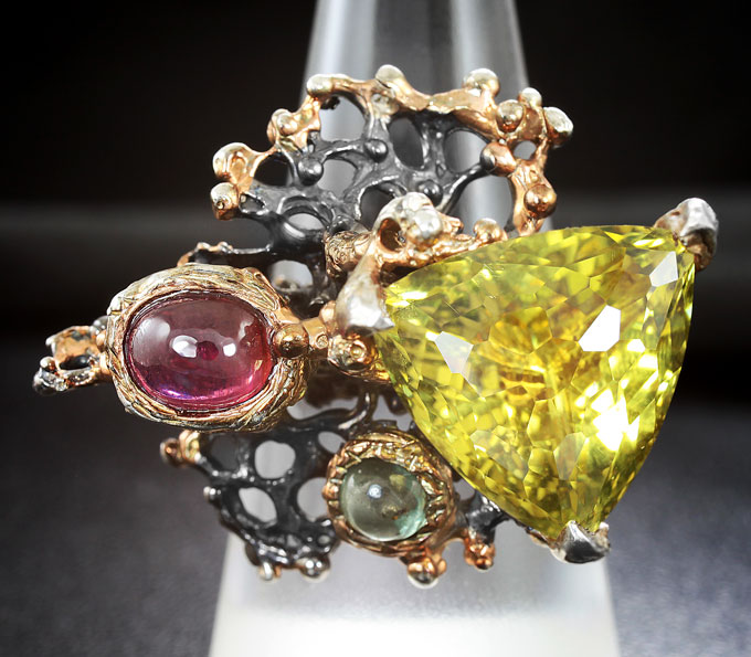 Серебряное кольцо с цитрином, пурпурным сапфиром и зеленым аметистом