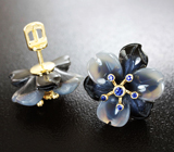Золотые серьги с резными цветками из оникса и кварца 17,01 карат и синими сапфирами Золото
