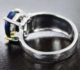 Серебряное кольцо с ограненным черным опалом и цаворитом Серебро 925