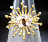 Кольцо с морганитом и бриллиантами Золото