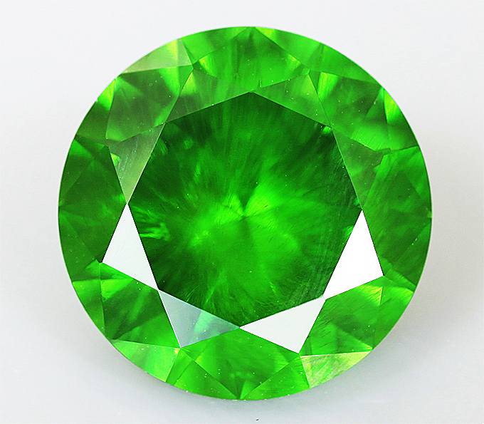 Крупный! Топовый цвет! Уральский демантоид 2,19 карат