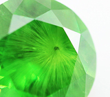 Крупный! Топовый цвет! Уральский демантоид гранат 2,41 карат 