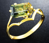 Золотое кольцо с трехцветными сапфиром 3,76 карат Золото