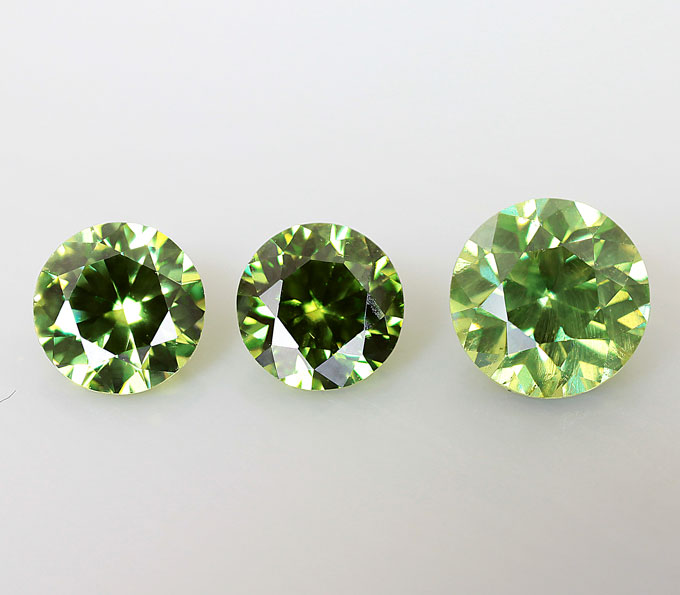 Высокая дисперсия! Набор из 3 уральских демантоидов 1,07 карат