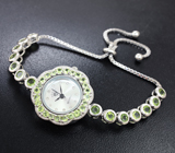 Часы на серебряном браслете с перидотами Серебро 925
