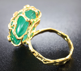 Золотое кольцо с ярким уральским и африканскими изумрудами и бриллиантами Золото