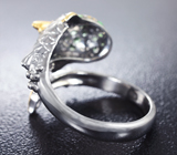 Серебряное кольцо «Рыбка» с цаворитами и сапфирами Серебро 925