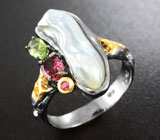 Серебряное кольцо с жемчужиной барокко, турмалином, родолитом и сапфиром
