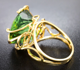 Золотое кольцо с уникальным крупным зеленым апатитом 21,8 карат  Золото