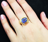 Золотое кольцо с ярким танзанитом топового цвета 4,13 карат и бриллиантами Золото