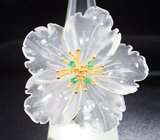 Кольцо с бесцветным кварцем и изумрудами