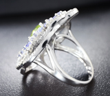 Замечательное серебряное кольцо с перидотом и танзанитами Серебро 925