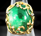 Золотое кольцо с редким крупным уральским изумрудом с эффектом «кошачьего глаза» 18,77 карат и бриллиантами Золото