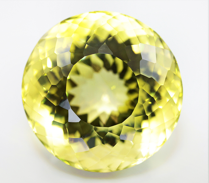 Крупный лимонный цитрин 40,72 карат