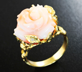 Золотое кольцо с натуральным резным кораллом 13,98 карат и бриллиантами Золото