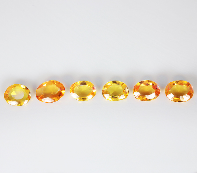 Набор из 6 золотистых сапфиров 3,35 карат