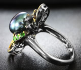 Серебряное кольцо с крупной цветной жемчужиной и диопсидами Серебро 925