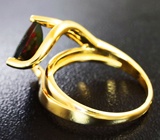 Золотое кольцо с ярким ограненным черным опалом 1,4 карат Золото