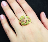 Эффектное серебряное кольцо с перидотами Серебро 925