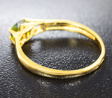 Золотое кольцо с зеленым сфеном авторской огранки 0,49 карат Золото