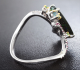Серебряное кольцо с ограненным черным опалом, топазами, цаворитами и рубинами Серебро 925
