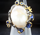 Серебряное кольцо с жемчужиной барокко, звездчатыми и синими сапфирами Серебро 925